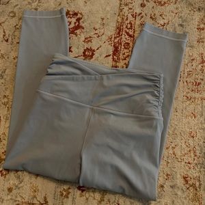 lululemon Align™ High Rise Cross Waist Crop 21"
Chambray